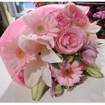 ピンクのユリとガーベラとバラのブーケ｜インターネット花キューピット
