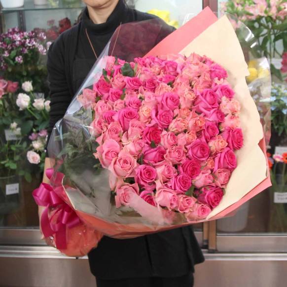 ピンクバラミックス１００本の花束｜インターネット花キューピット