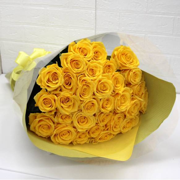幸せの黄色いバラ３０本の花束｜インターネット花キューピット 