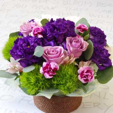 十三花園 おまかせ 紫系アレンジメント ワンサイド インターネット花キューピット フラワーギフト 手渡し
