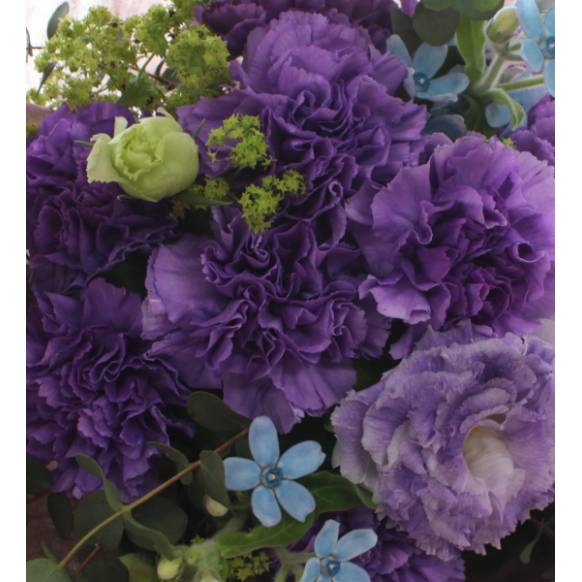 ムーンダスト10本と小花のブーケタイプ花束 インターネット花キューピット お取り寄せフラワーギフト